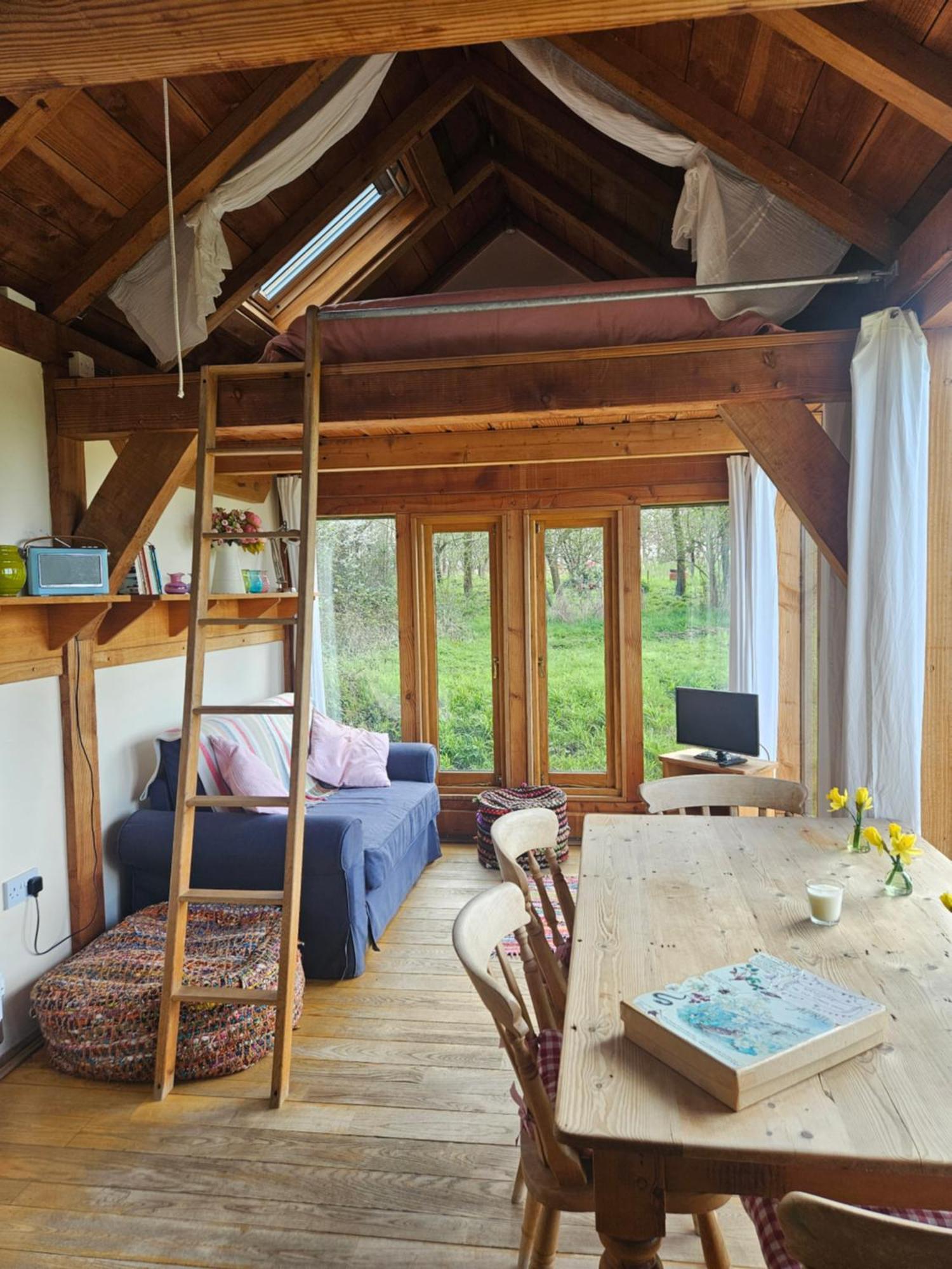 Log Cabin At The Old Summer Dairy Glastonbury Somerton  Bagian luar foto