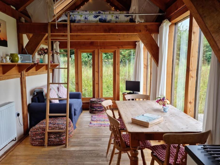 Log Cabin At The Old Summer Dairy Glastonbury Somerton  Bagian luar foto