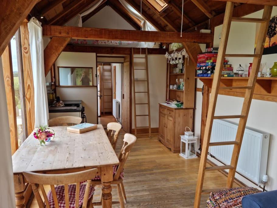 Log Cabin At The Old Summer Dairy Glastonbury Somerton  Bagian luar foto