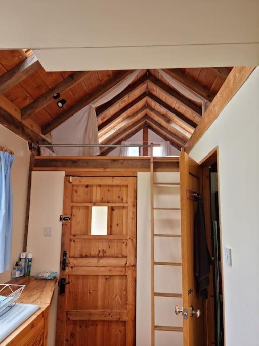 Log Cabin At The Old Summer Dairy Glastonbury Somerton  Bagian luar foto